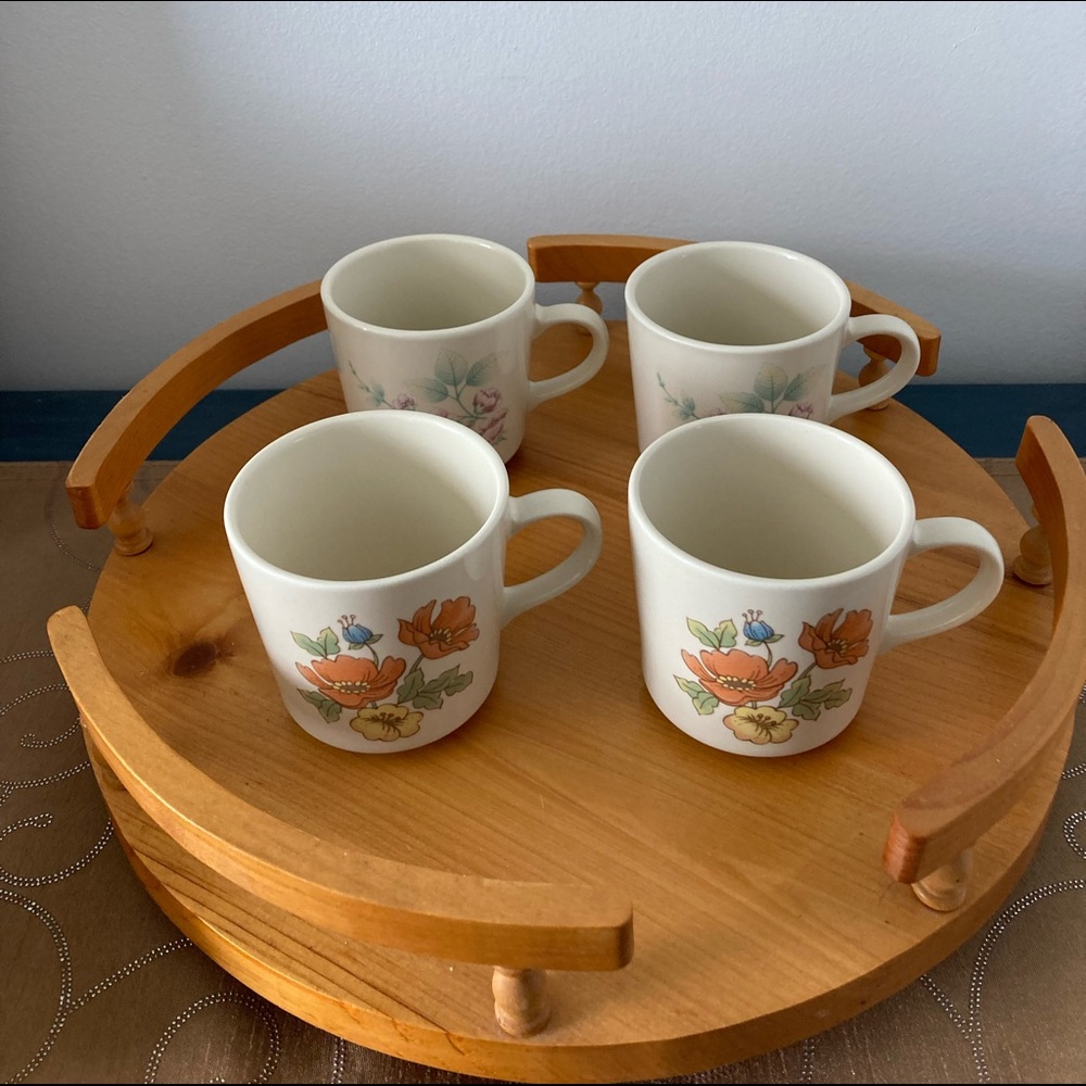 4 vintage Corning royal garden mugs! Beautiful floral design